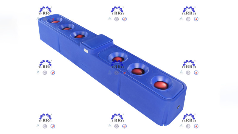 Aguazzone automatico LLDPE Livestock Blue con portata di 100-120L/min e capacità di 300L